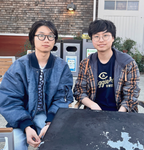 a photo of Edgar Zhang (left) and Ian Yoo (right) 
